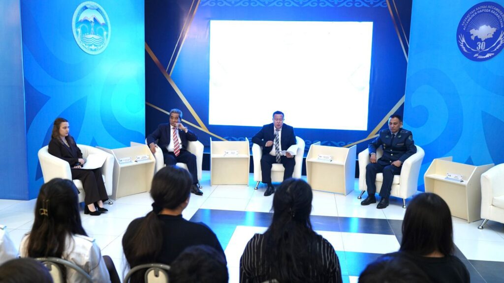 «Заң үстемдігі – қоғамдық тұрақтылықтың негізі» тақырыбында жастармен мазмұнды кездесу өтті.