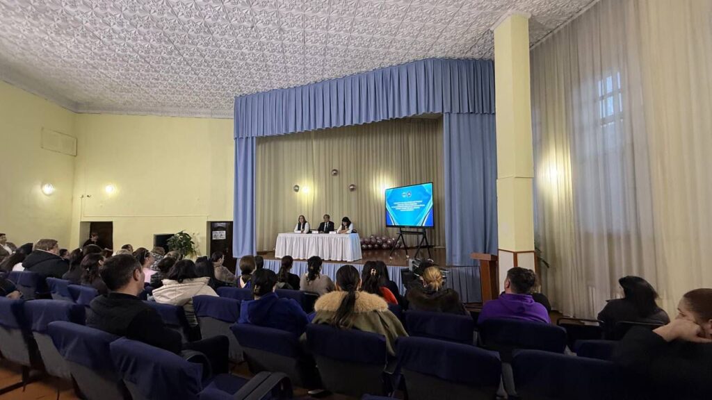 Мектеп пен отбасы: Талдықорғанда медиация және ата-ана жауапкершілігі талқыланды