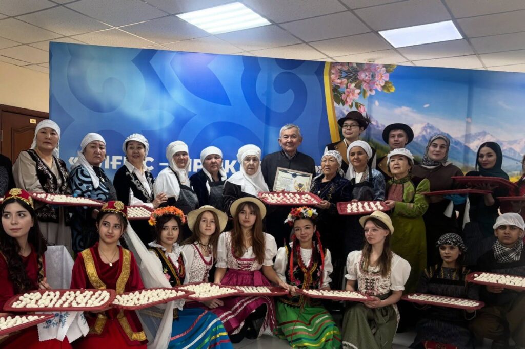 Рекорд! Алғыс айту күнінде 4500-ден астам құрт дайындалып, рекордтар кітабына енді